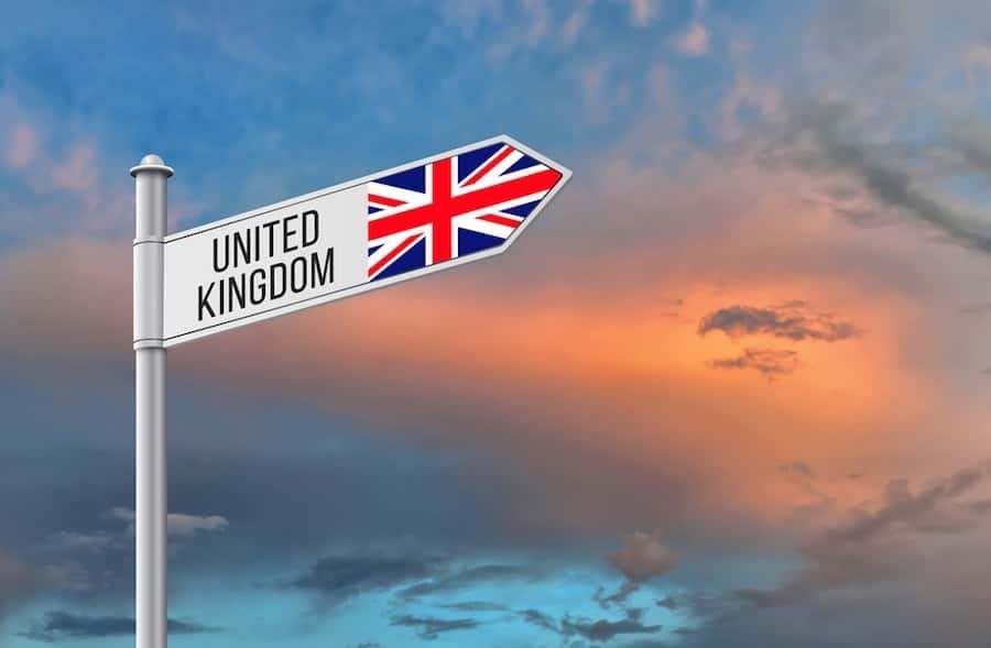 migrate to UK from Dubai